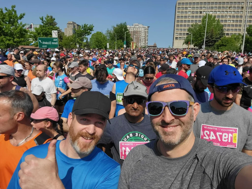 Seb & Chris posing in the starting lineup for the Ottawa Race Weekend 5k
